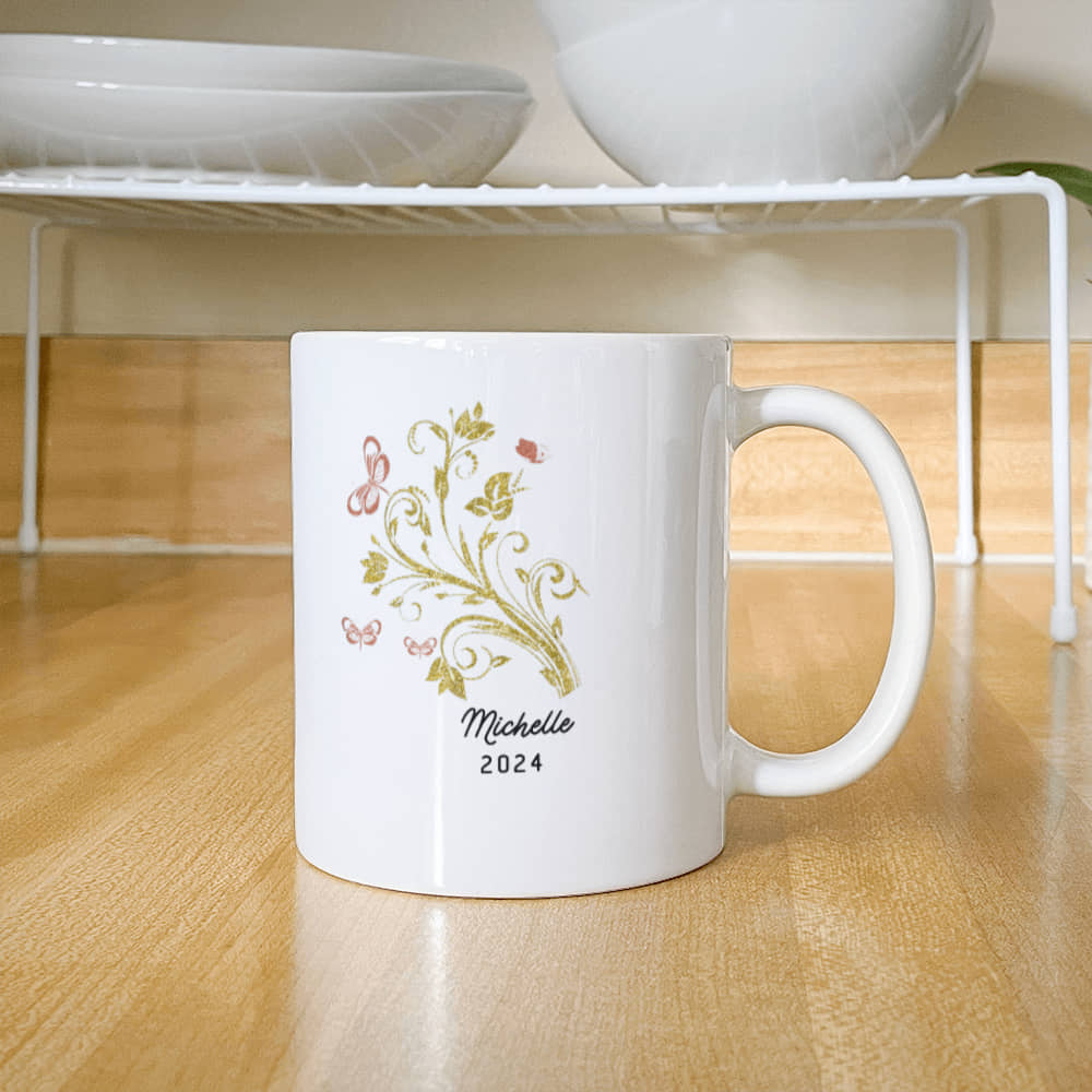 Personalized Vintage Floral Coffee Mug: Elegant Ceramic Design for Tea and Coffee Lovers