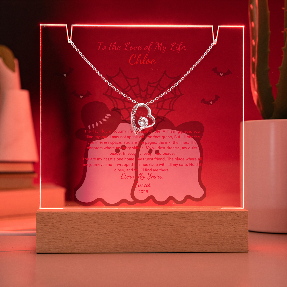 A Gift to Treasure Forever – Necklace with Keepsake