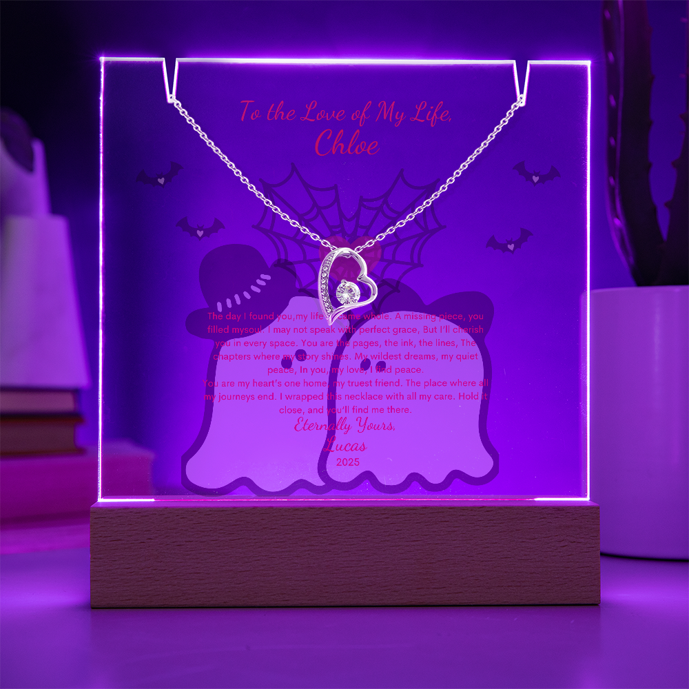 A Gift to Treasure Forever – Necklace with Keepsake